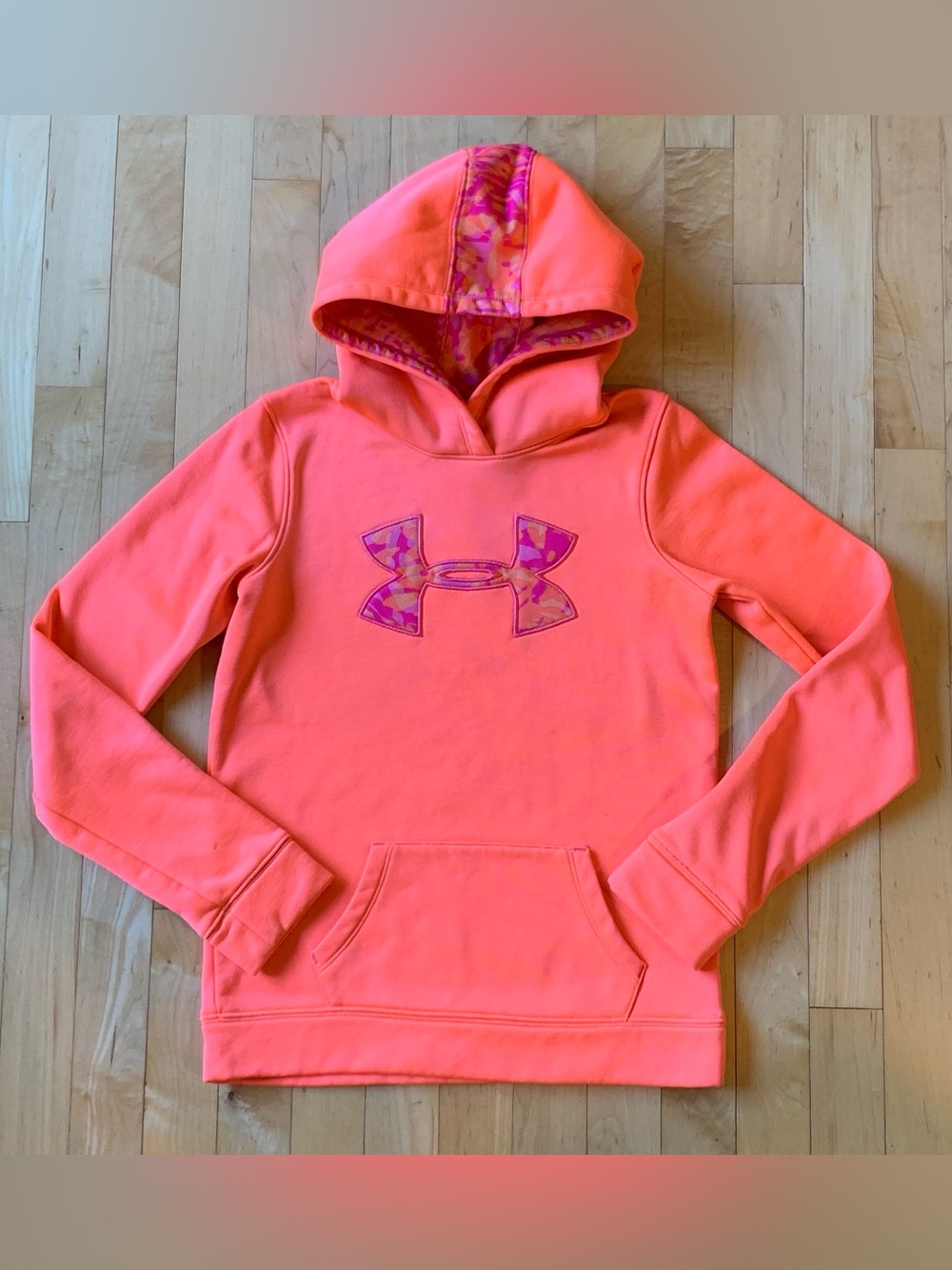 Under Armour Girls Coral Hoodie – Youth Medium / YMD Loose (Pink Camo Logo)